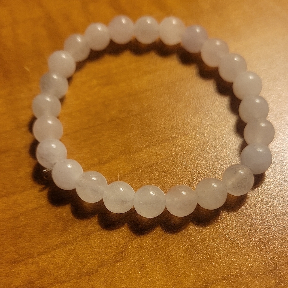 Elegant White Beaded Bracelet